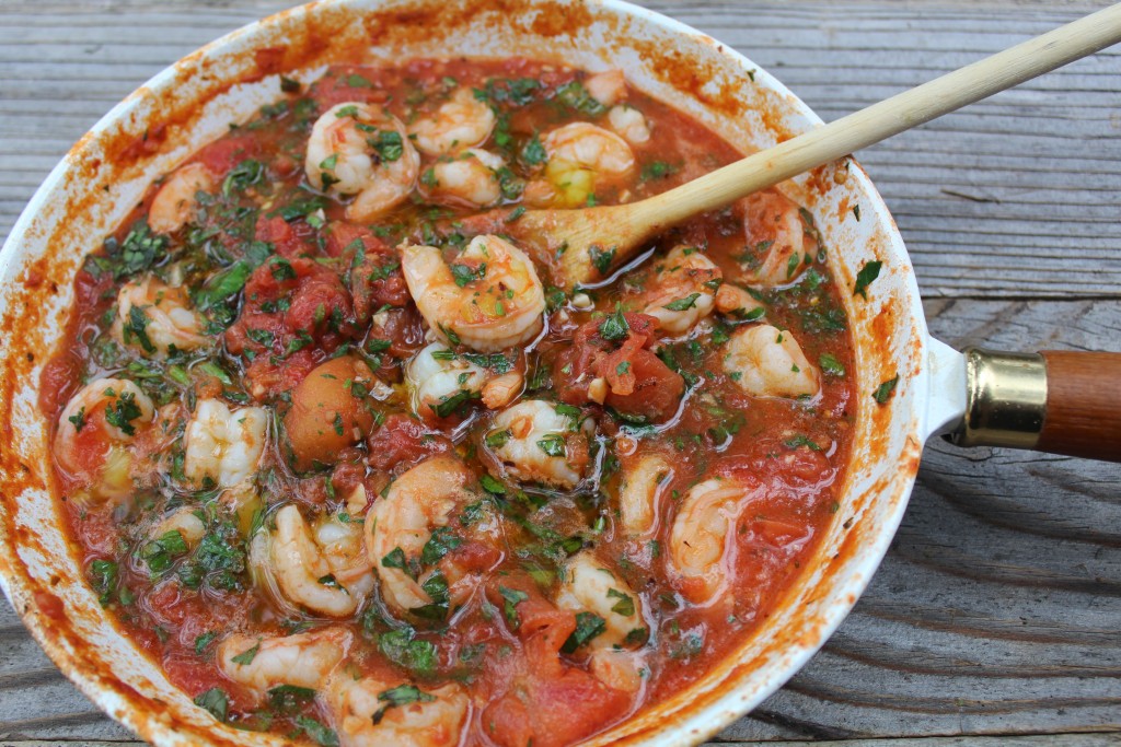 Spicy shrimp in garlic pepper tomato sauce.